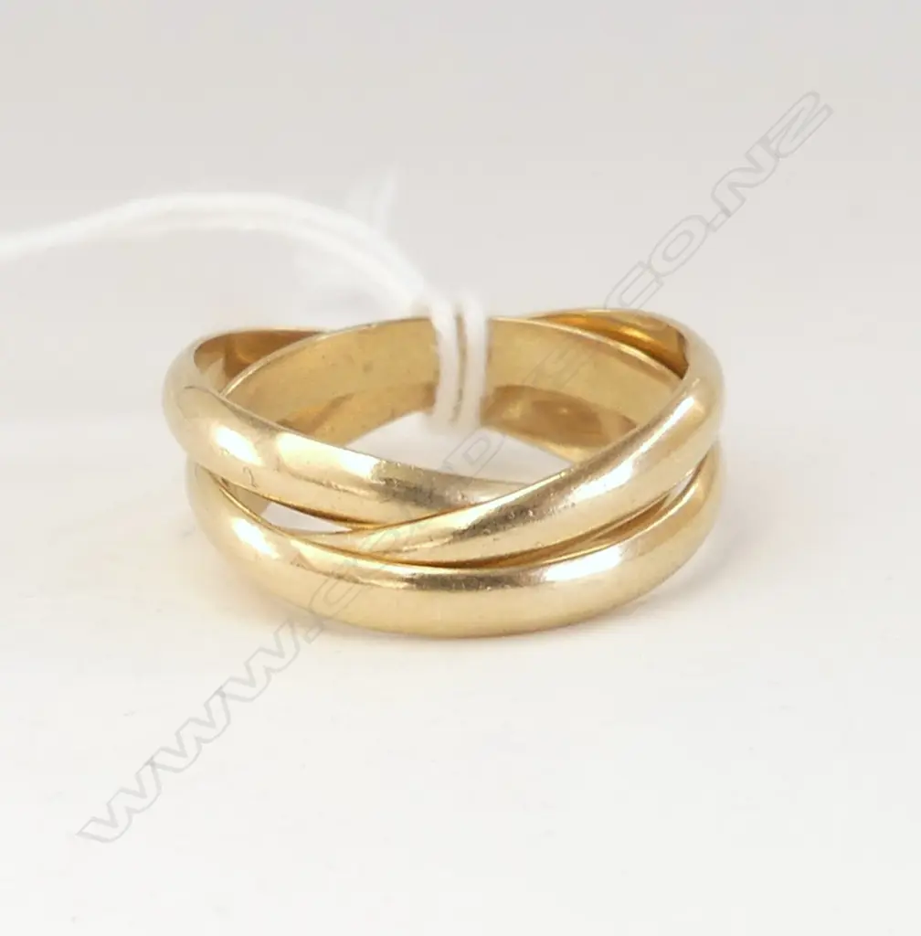 9 ct 3 INTERLOCKING BANDS 'RUSSIAN' WEDDING RING 5.5gm SIZE N Image 1++