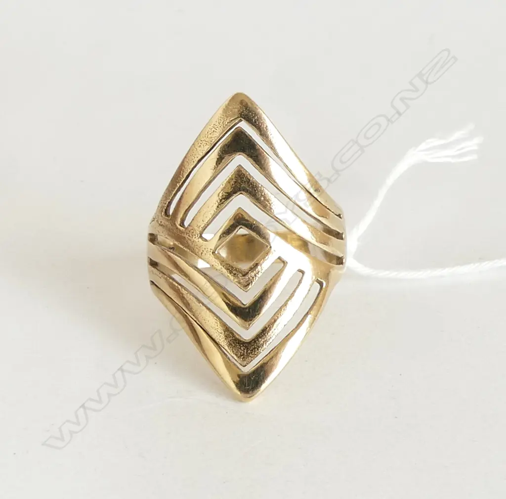 9CT  RETRO STYLE RING 6.9gms SIZE U Image 1++