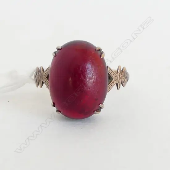 9CT RED STONE RING 3.5gms SURFACE WEAR SIZE L