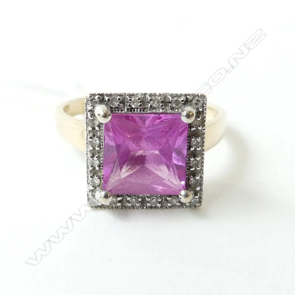 9ct DIAMOND & SYN PINK STONE RING  4.1gm SIZE O 1/2 Image 1++