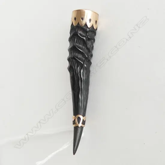 9ct GOLD AND HORN BAR BROOCH