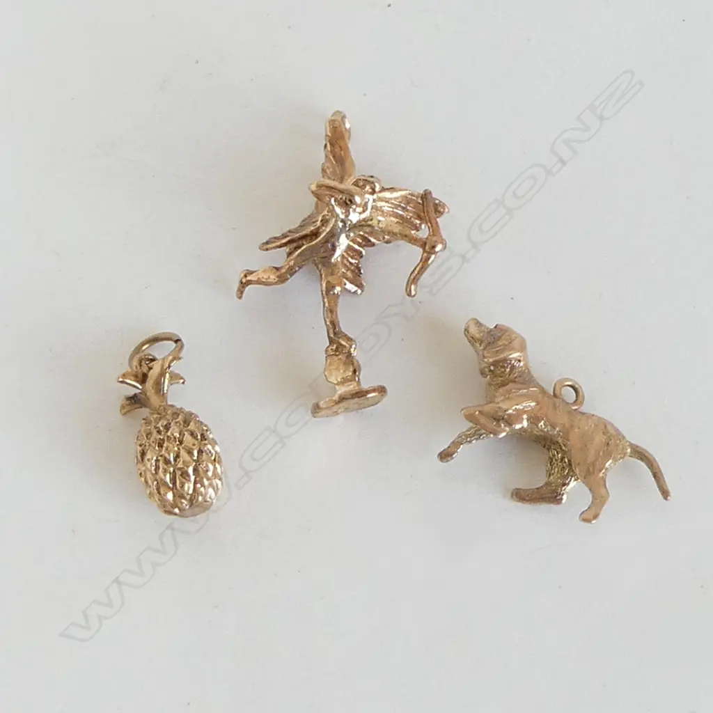 3 9CT CHARMS, 7.6gms Image 1++