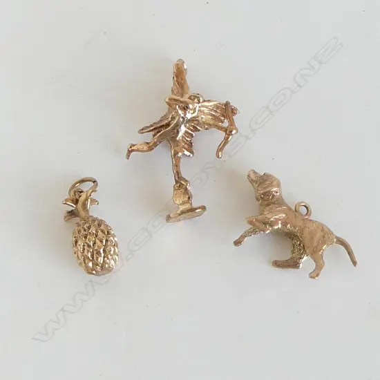 3 9CT CHARMS, 7.6gms