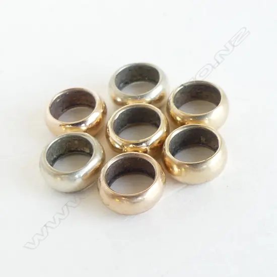 7 COLOURED GOLD CHAIN LINKS/JUMP RINGS 1.75gms