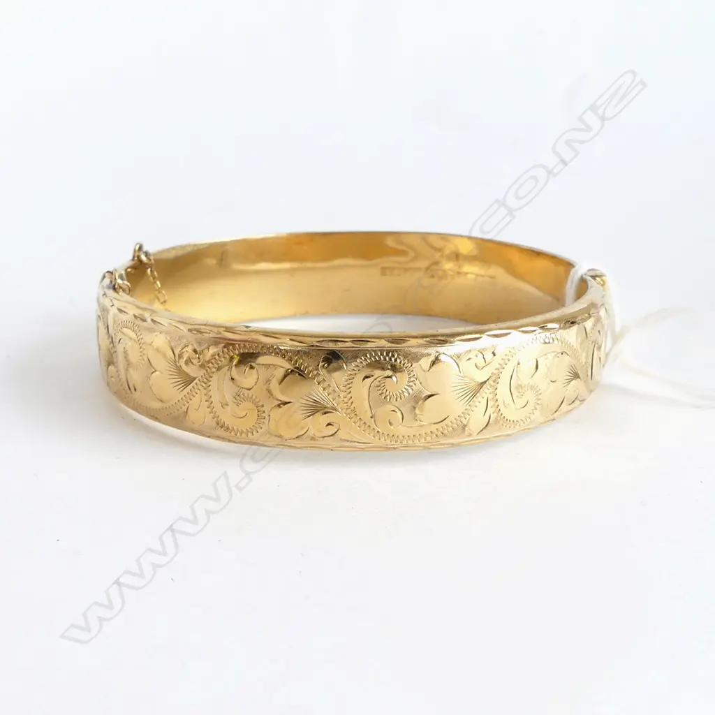 9ct ROLLED GOLD VINTAGE BANGLE (dents to back) Image 1++