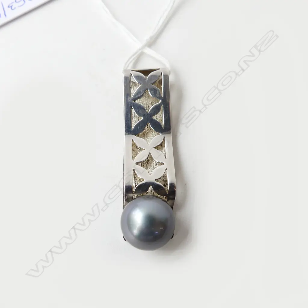 STG & BLACK PEARL CLIP, L.50mm, 9.1gms Image 1++