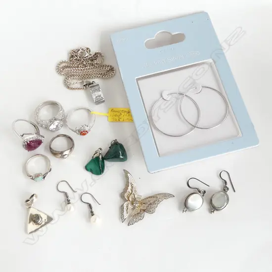 COLLECTION SILVER JEWELLERY; RINGS, PENDANTS & EARRINGS