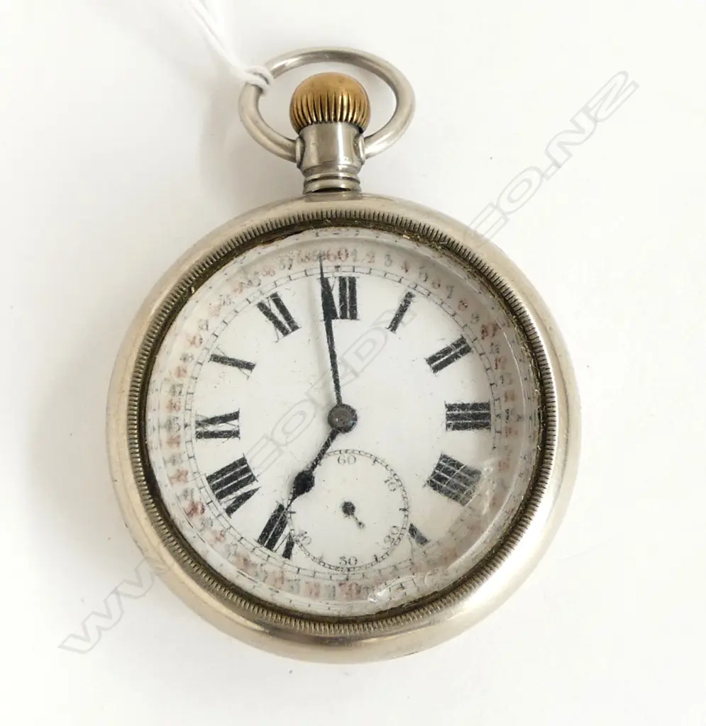 EARLY 20thC GENTS OPEN FACE POCKET WATCH WORKING chips to glass Image 1++