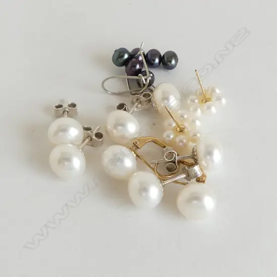 6 PRS PEARL EARRINGS