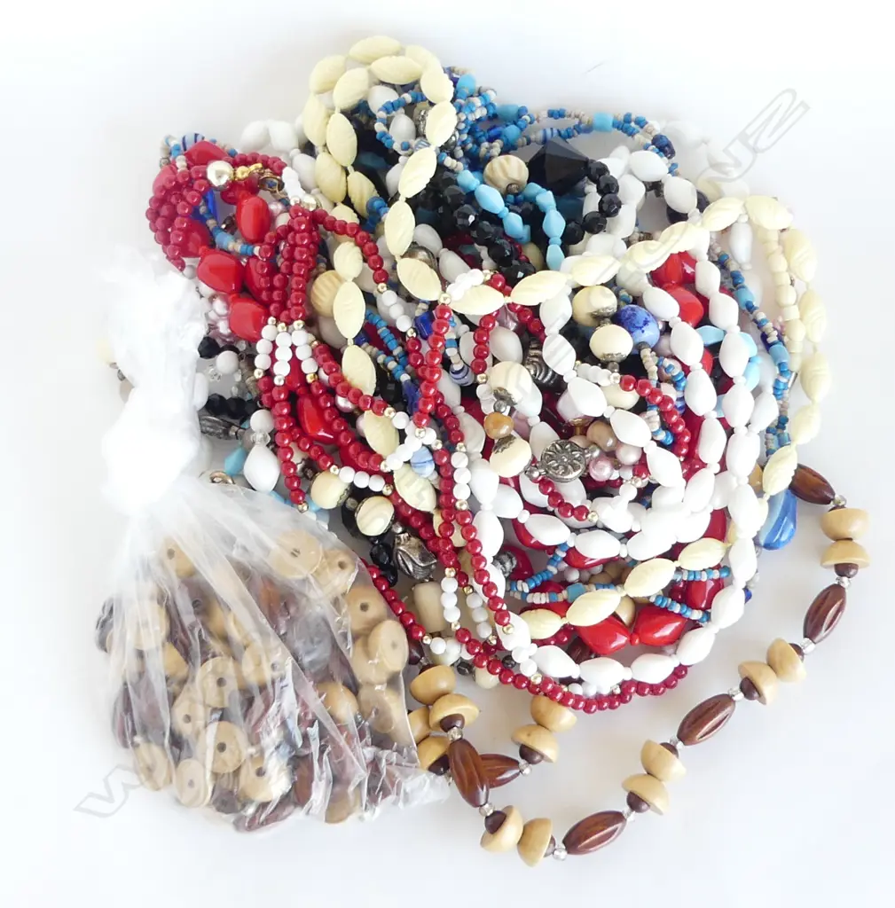 COLLECTION COSTUME NECKLACES Image 1++