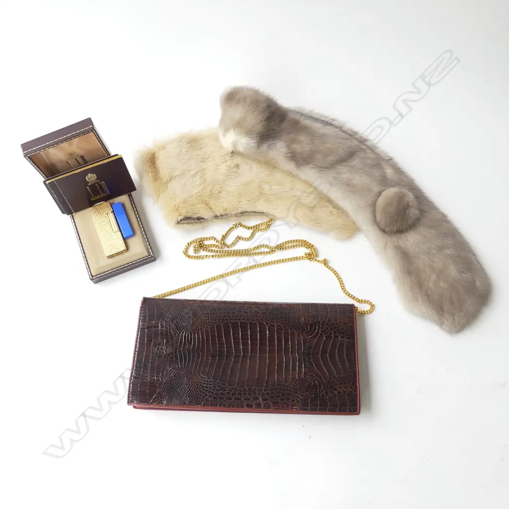 2 MINK FUR COLLARS, CROC PURSE W.230mm, DUNHILL LIGHTER, CASED Image 1++