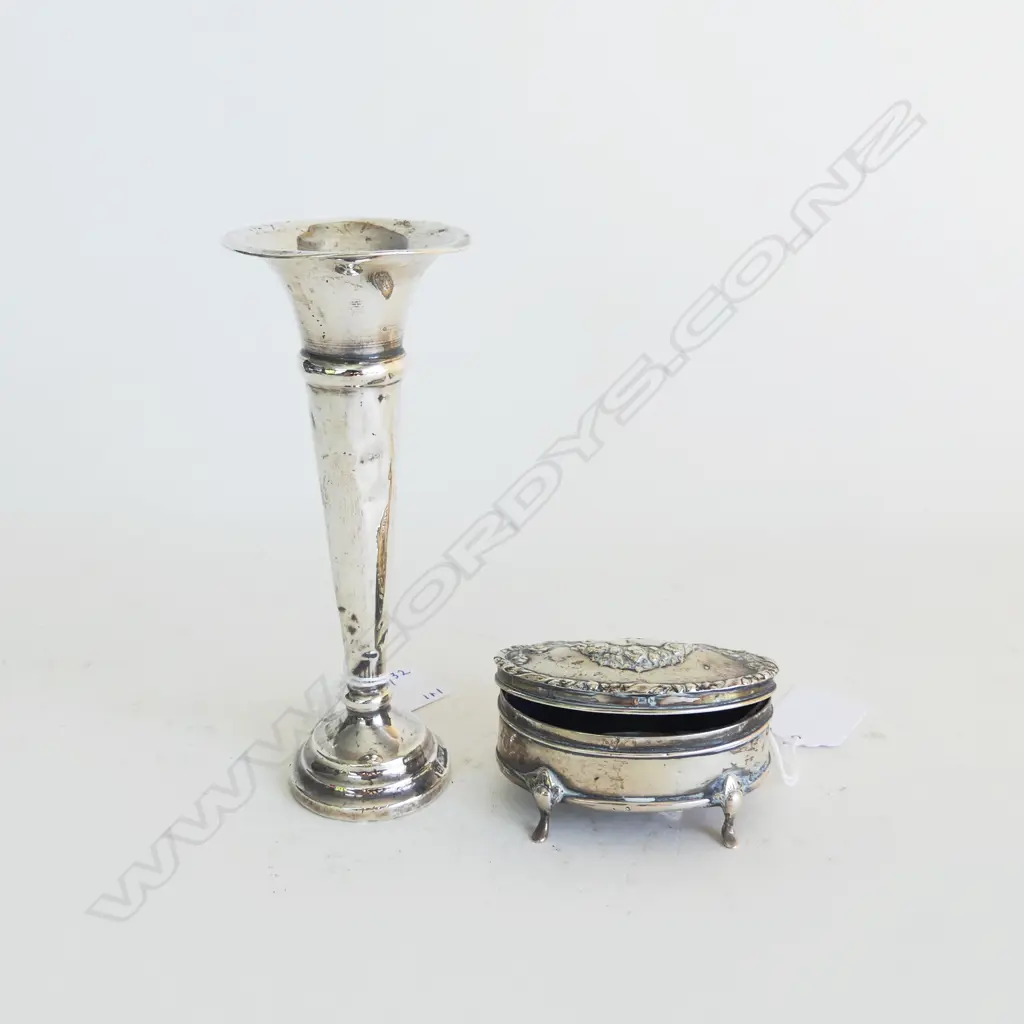 S/SILVER RING BOX (AF)& S/SILVER SPECIMAN VASE TOTAL WIEGHT 111GMS Image 1++