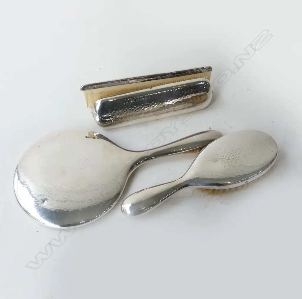 1920's STYLE 4pc SILVER PLATE BRUSH & COMB VANITY SET Image 1++