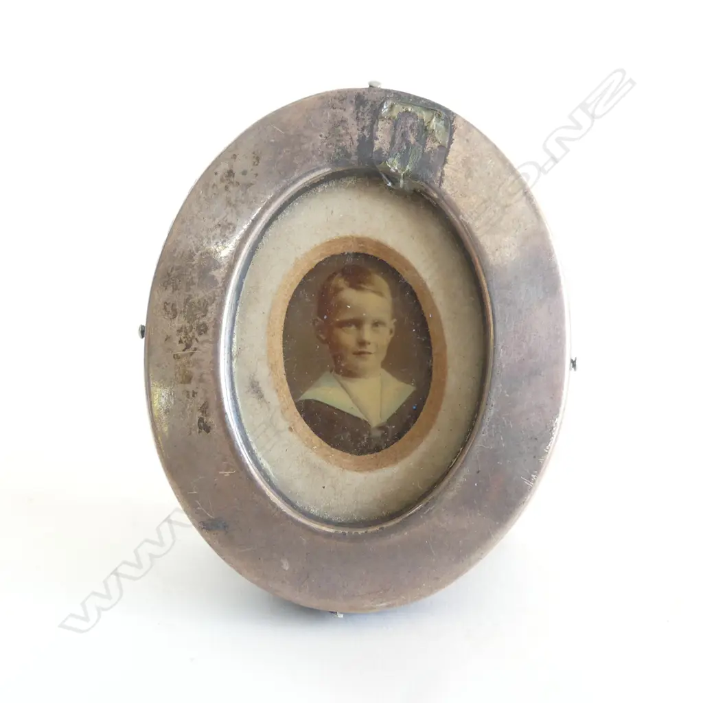 SMALL S/SILVER PHOTO FRAME Image 1++
