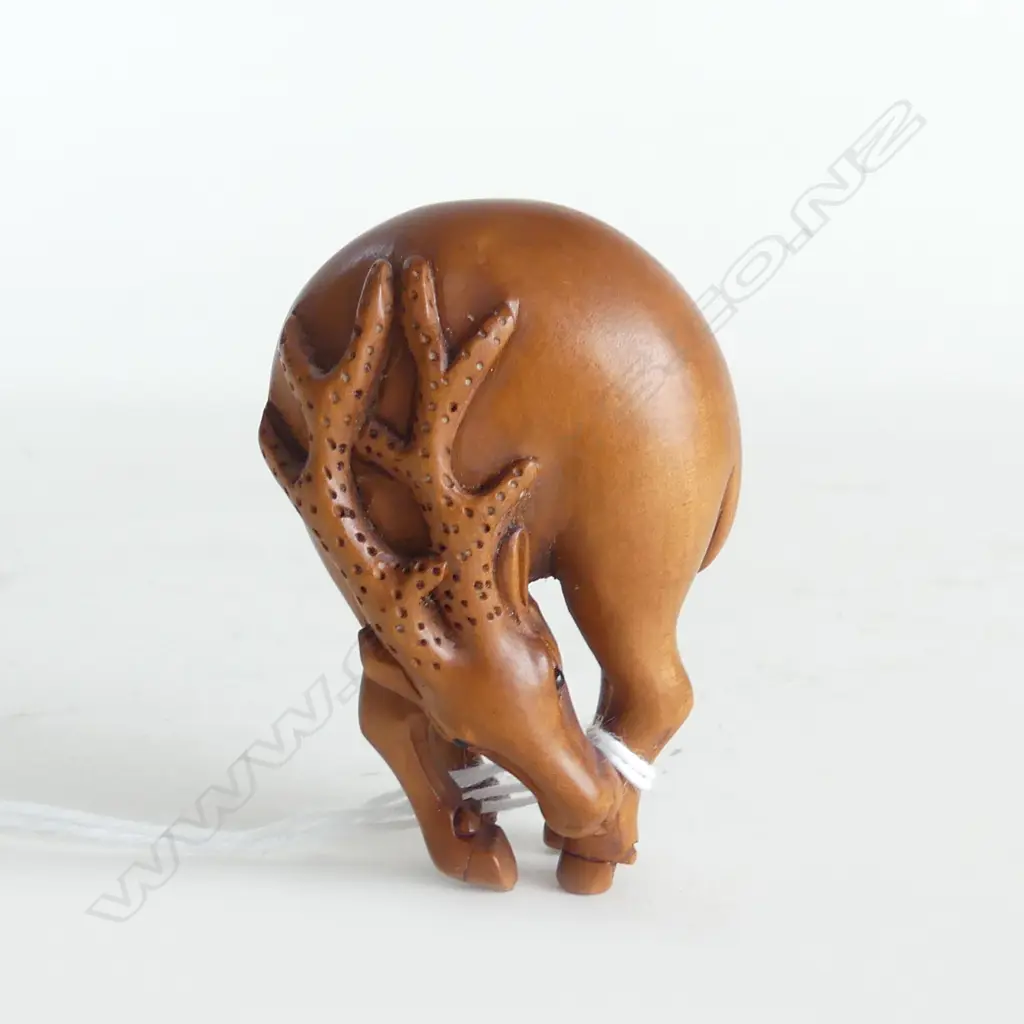 JAPANESE CARVED WOOD NETSUKE DEER Image 1++