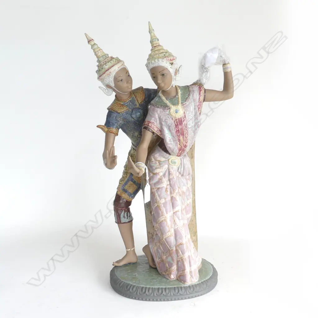 LG LLADRO TERRACOTTA 'THAI DANCERS' H.520mm Image 1++