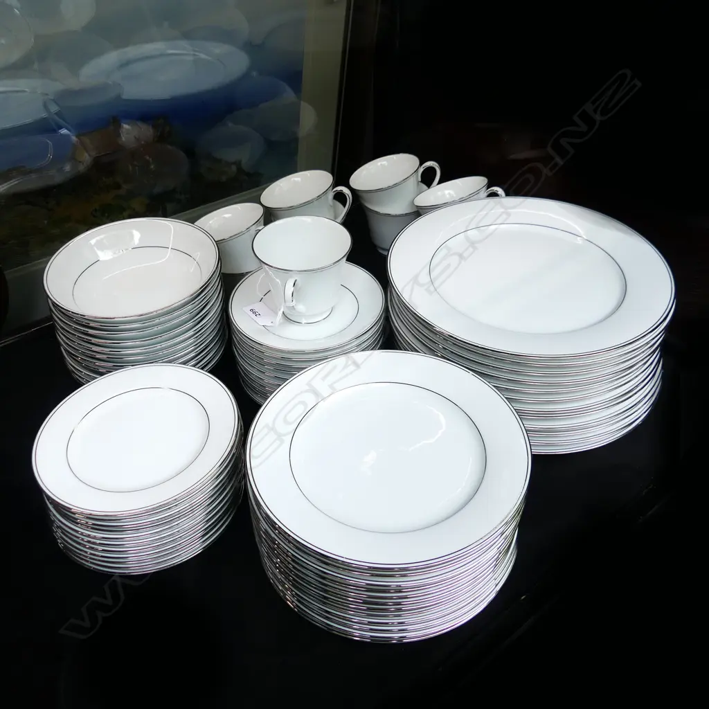 NORITAKE 'CLASSICA' DINNER SERVICE Image 1++