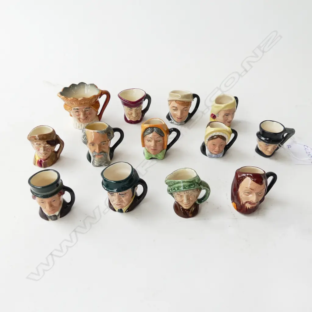 13 ROYAL DOULTON TINY CHARACTER JUGS H.35mm Image 1++