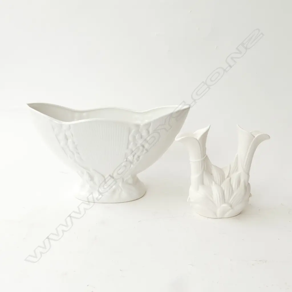 2 WHITE CERAMIC ORNAMANTS INCL SML CROWN LYNN  H170mm Image 1++