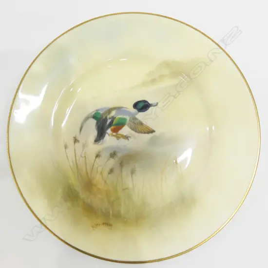 ROYAL DOULTON HAND PAINTED PLATE, H. STEVENSON 230mm dia