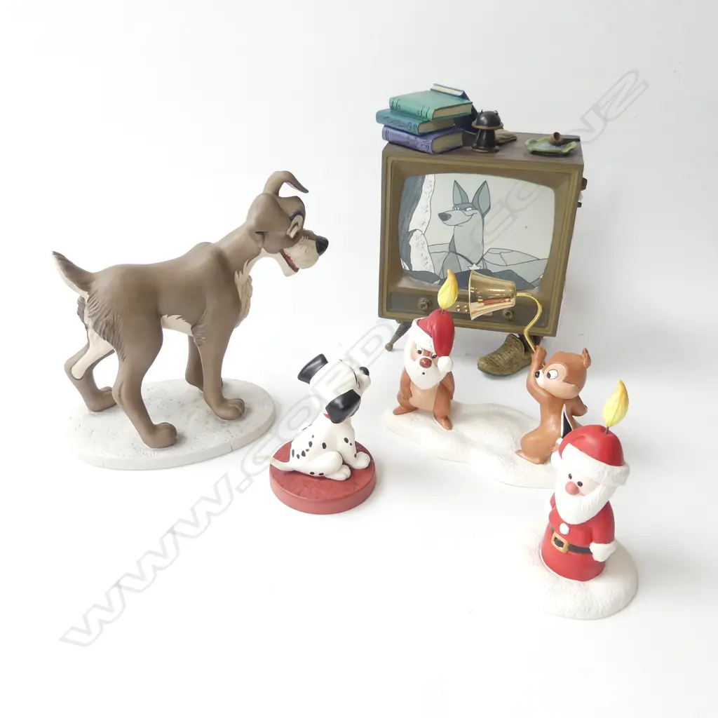 5 CLASSICS COLLECTION WALT DISNEY CHINA ORNS BOXED LADY & TRAMP  CHIPMUNK & DAMATION WITH TV  LONGEST BOX 290MM Image 1++