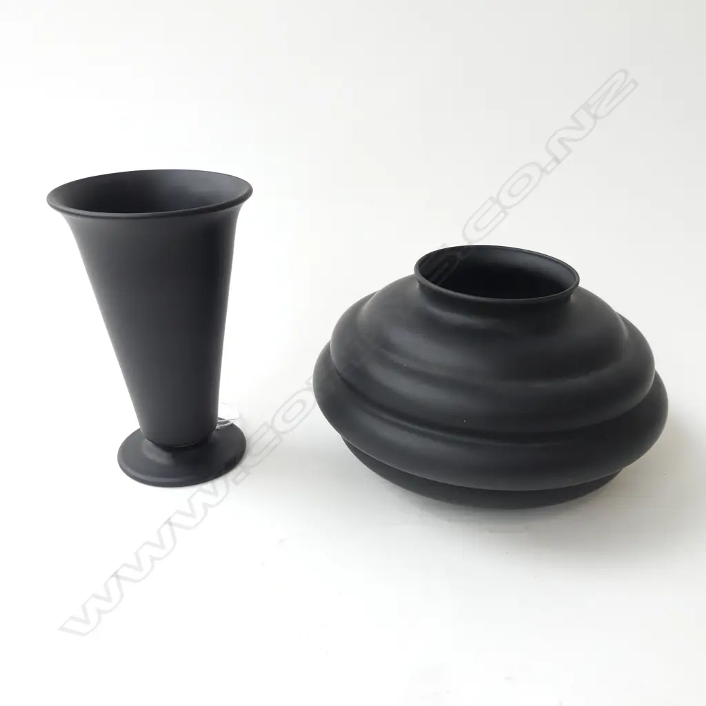 2 FROSTED BLACK GLASS VASES H.160mm Image 1++