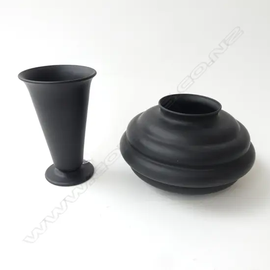 2 FROSTED BLACK GLASS VASES H.160mm