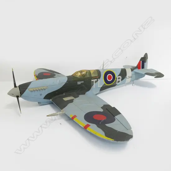 LG GREY PAINTED STYROFOAM MODEL PLANE, 1030 x 1220mm