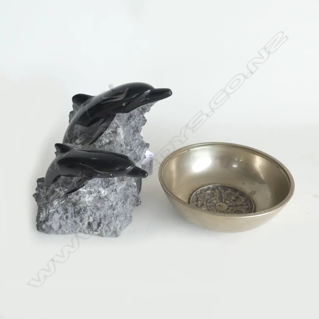 TIBETAN SINGING BOWL DIA130MM & AUSTRALIAN CARVED DOLPHIN ORN H140MM Image 1++