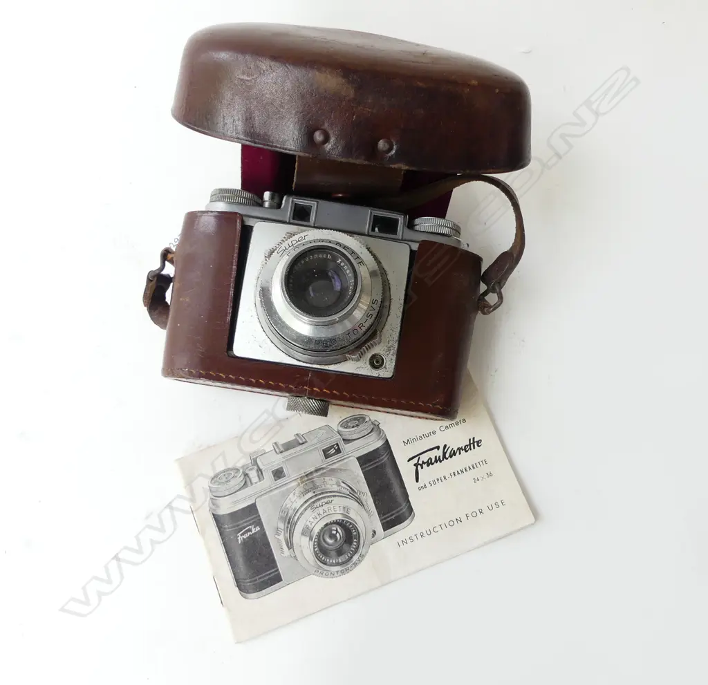 VINTAGE CASED SUPER FRANKARETTE CAMERA Image 1++
