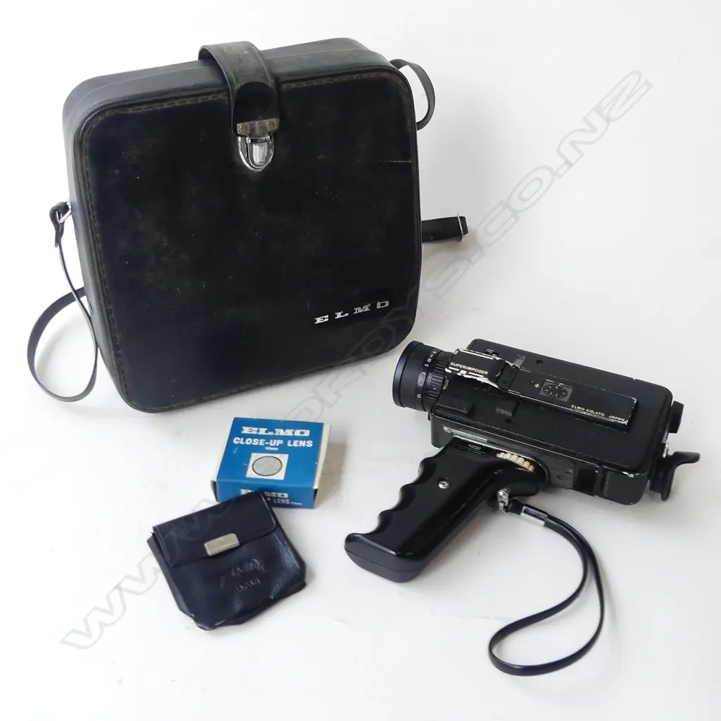 VINTAGE CASED ELMO 8MM MOVIE CAMERA Image 1++