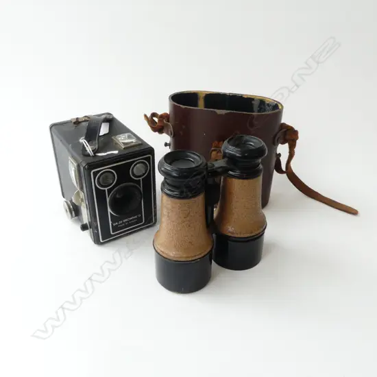 BOX BROWNIE CAMERA + PR BINOCULARS, CASE AF