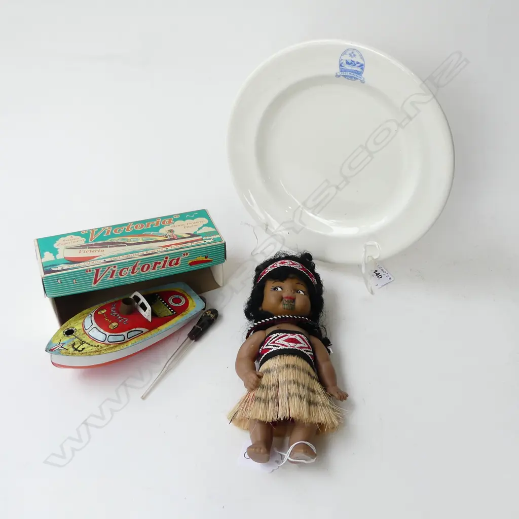 MIRIMAR LODGE PLATE MAORI DOLL H200MM& BOXED BOAT TIN TOY L170MM Image 1++