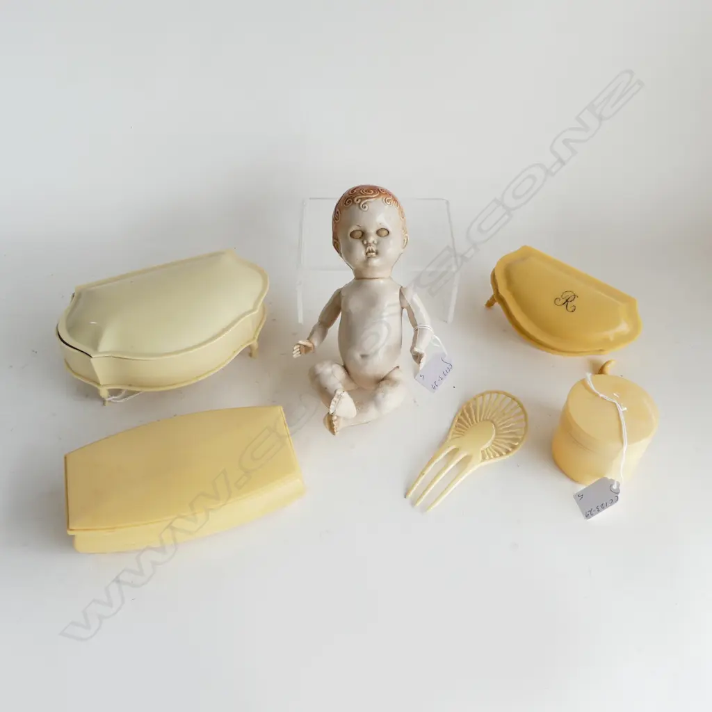 THREE JEWELLERY BOXES  (ONE CIRCULAR ONE DAMAGED ), IVOREX CONTAINERS TOGETHER WITH PLASTIC PEDIGREE DOLL MADE IN NZ. Image 1++