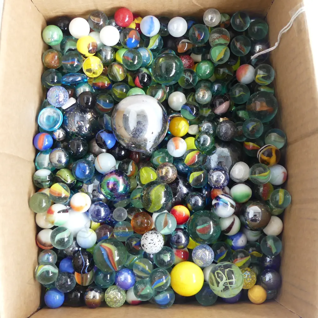 X LG COLLECTION OF VINTAGE MARBLES Image 1++