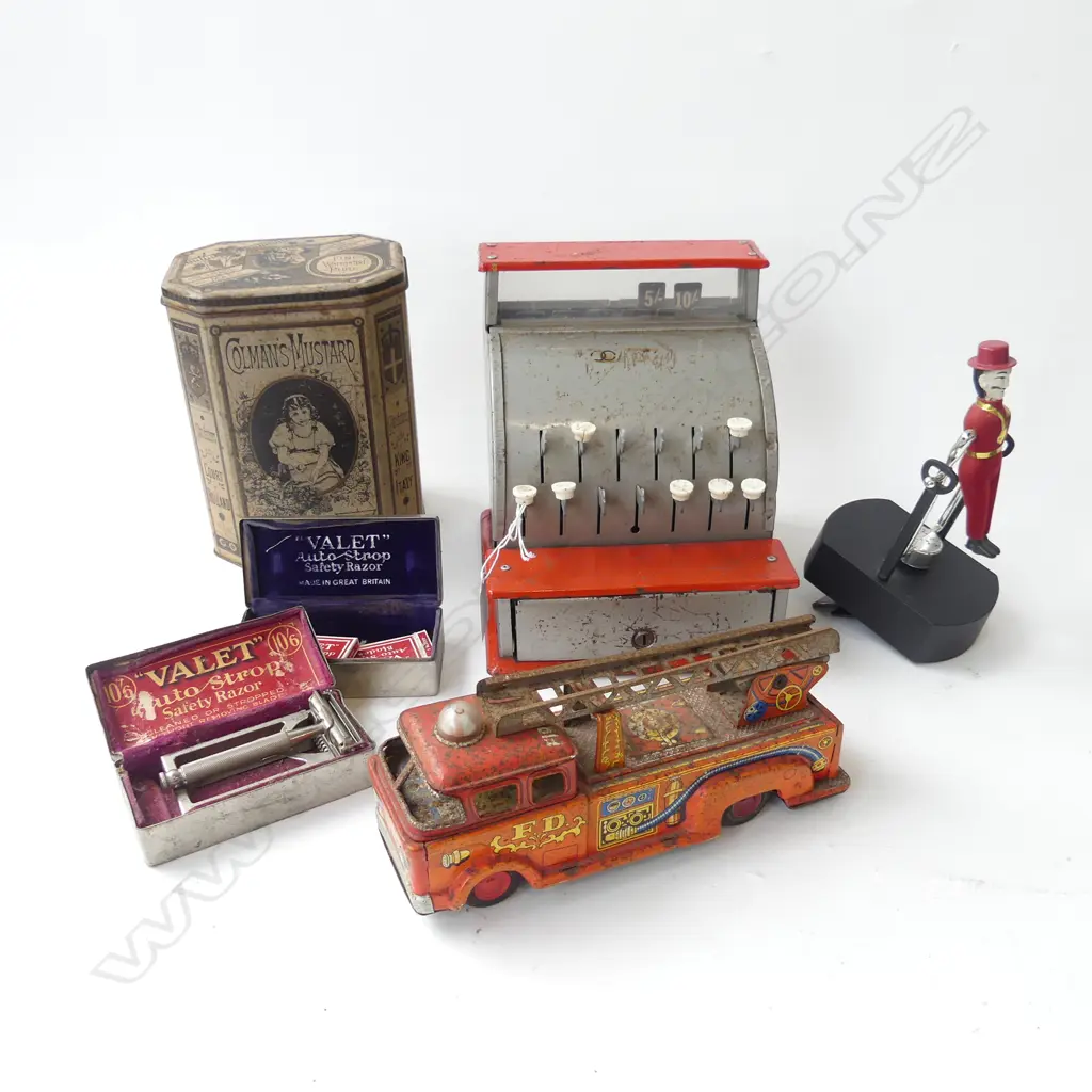 6 PCES; FIRE ENGINE L.210mm, ACROBAT, CASH REGISTER ETC Image 1++