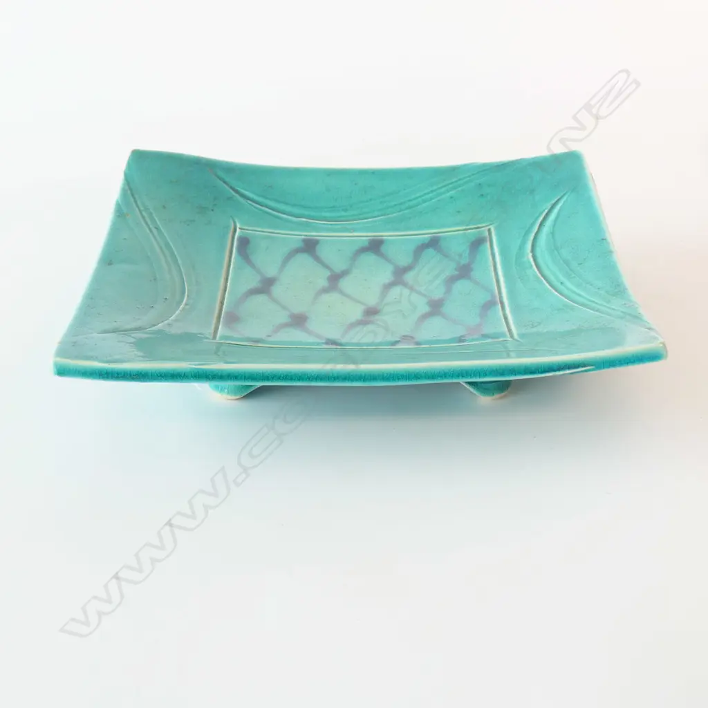 MERILYN WISEMAN FOOTED PLATTER, 320 x 320mm Image 1++