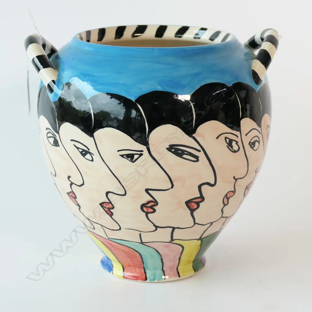 JANE WILLINGDALE STUDIO POTTERY FACES TWO-HANDLED VASE, SIGNED & DATED '86, H.200mm Image 1++
