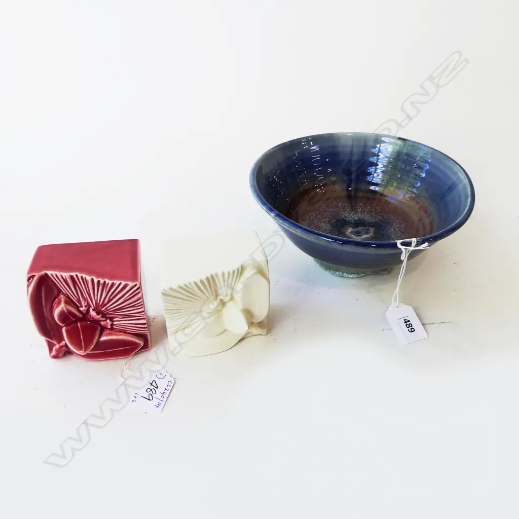 3 PCS NZ STUDIO POTTERY BOWL DIA 190MM  2 FLORAL PCS DIA80MM Image 1++