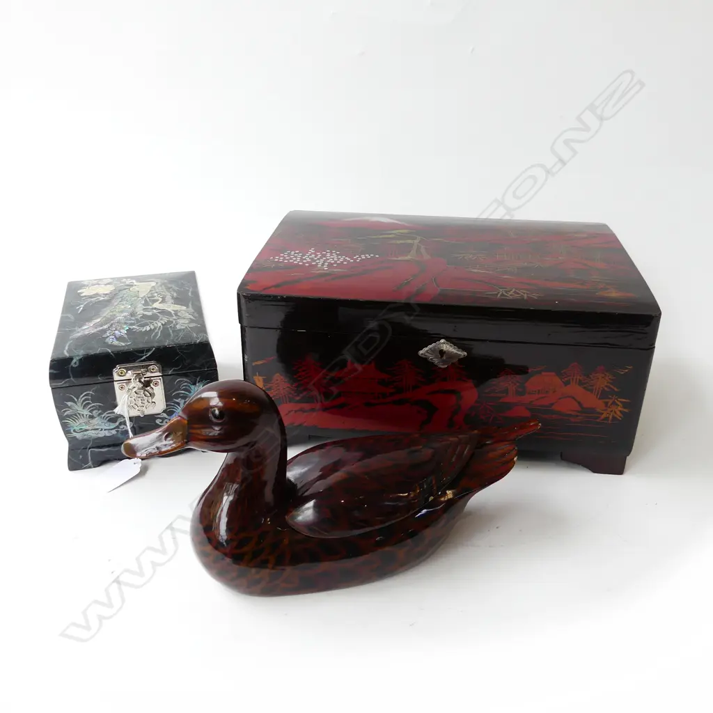 2 ORIENTAL JEWELLERY BOXES W.305mm + DUCK L.270mm small chip Image 1++