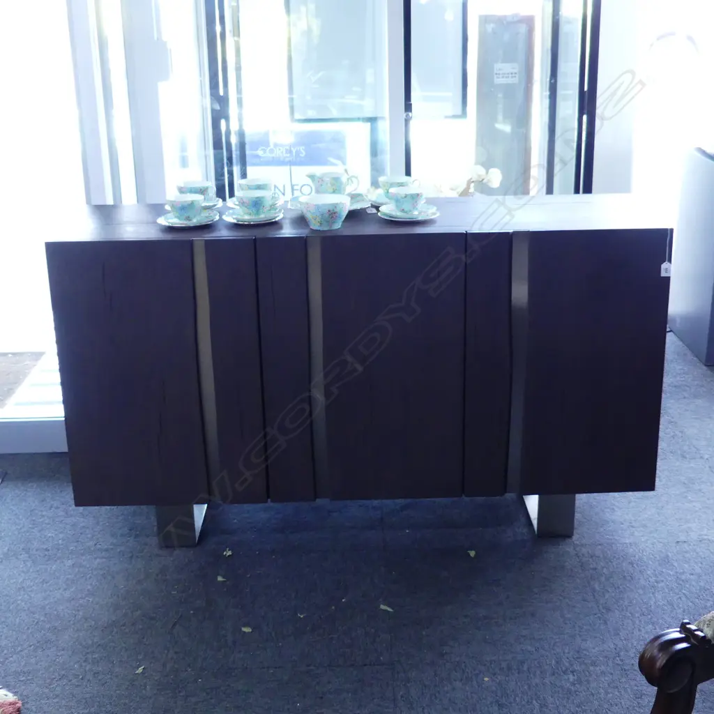 MODERN 3 DOOR CABINET 1500x435x840mm Image 1++