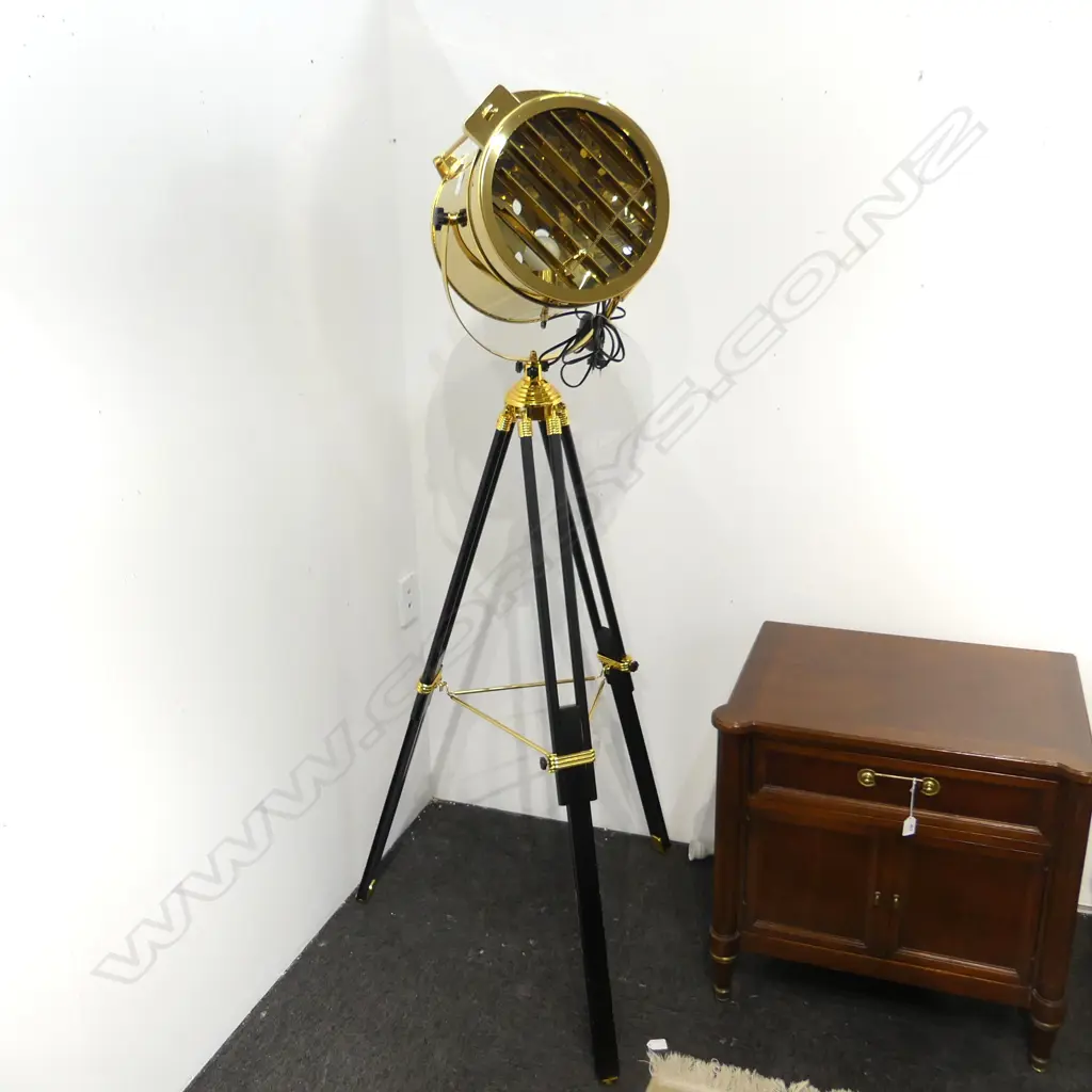 MODERN SEARCH LIGHT TRIPOD FLOOR LAMP H.1720mm Image 1++