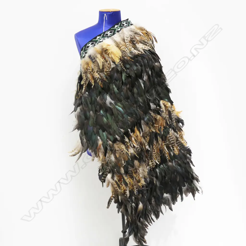 LG MAORI FEATHER KOROWAI (CLOAK) 1000 x 1000mm (contemporary) Image 1++