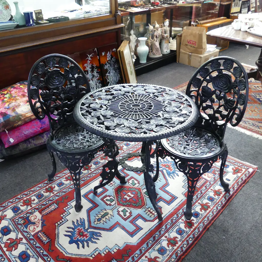 3 PCE BLACK METAL PATIO SET; TABLE & PR CHAIRS Image 1++