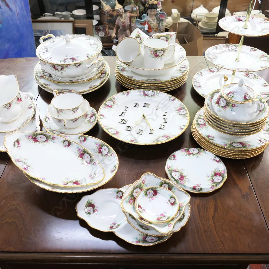 LG ROYAL ALBERT 'CELEBRATION' PART DINNER SET INCL. 6 DINNER PLATES 260mm dia ETC Image 1++