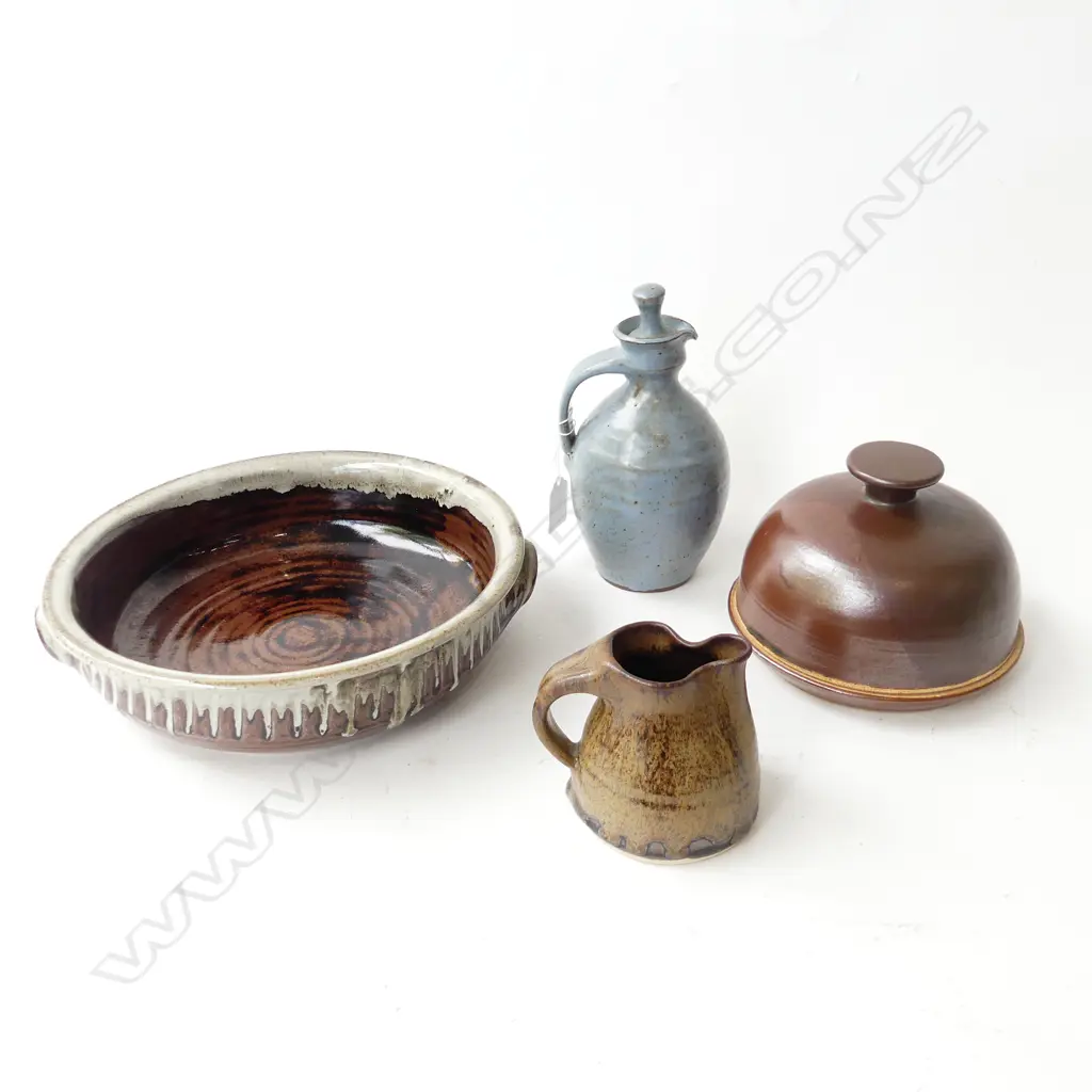 4 PCES NZ POTTERY H190mm Image 1++