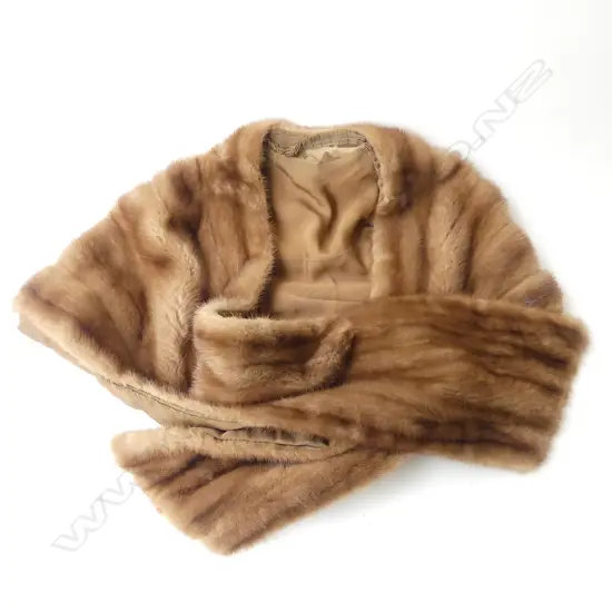 FUR STOLE (LINING AF)
