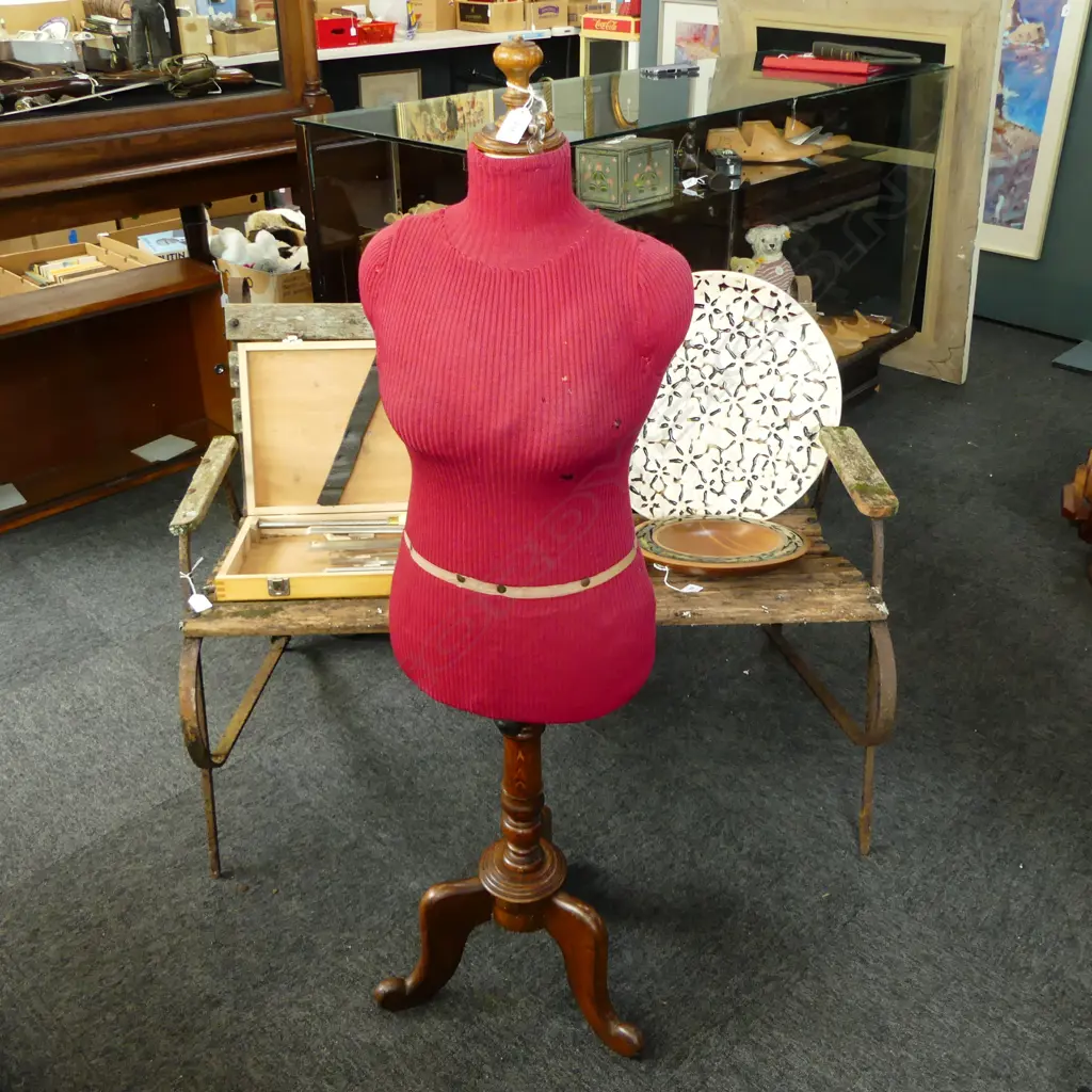 VINTAGE OAK DRESS MANIKIN   ADJUSTABLE HIGHT Image 1++