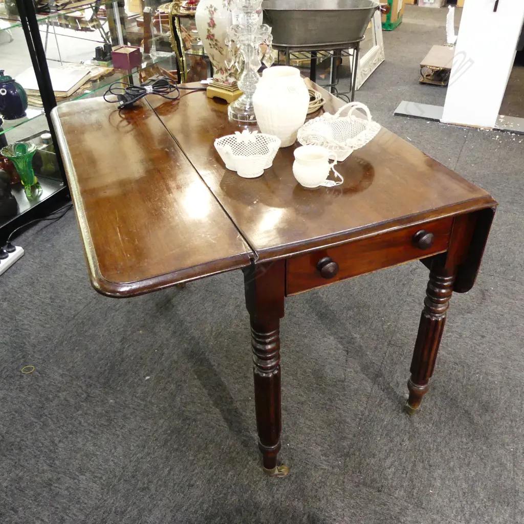 VICTORIAN MAHOGANY DROP SIDE TABLE W.900mm Image 1++