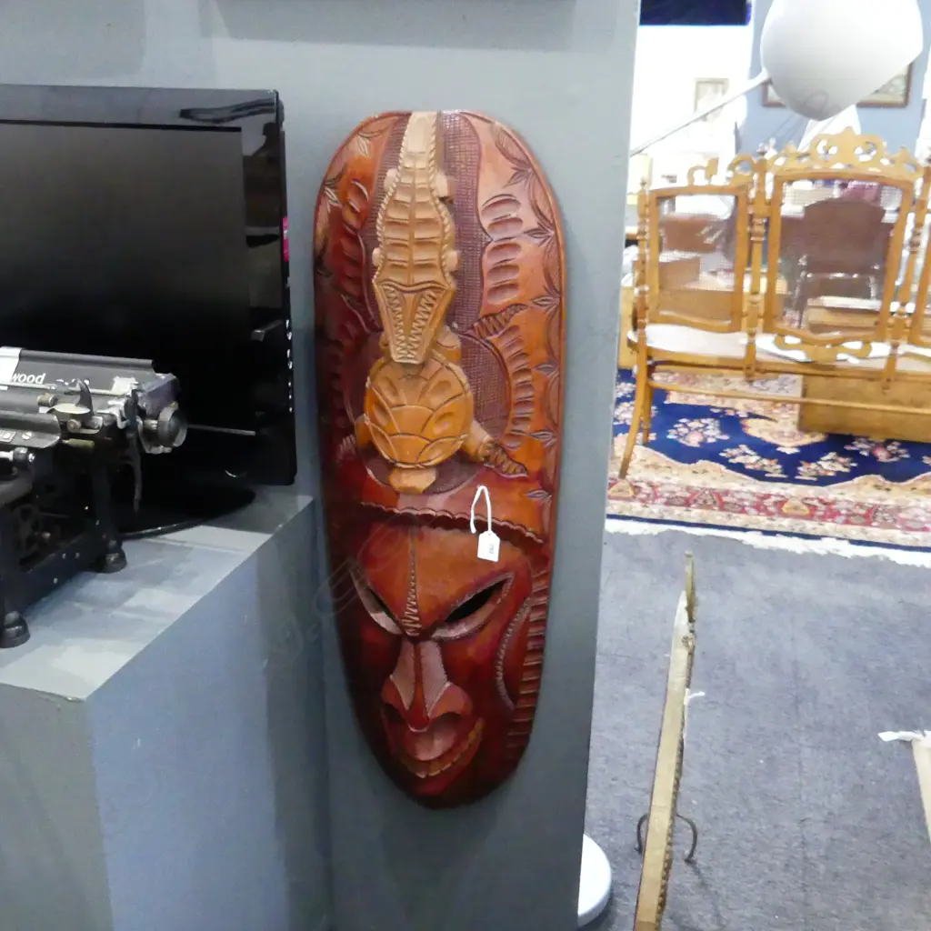 LGE PAPUA NEW GUINEA WALL MASK H.900mm Image 1++